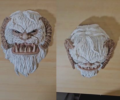 Wampa Head Wall Mount - Unique Sci-Fi Home Decor for Star Wars Fan - Cool Gift for Geeks, Nerds and Sci  -Fi Fans